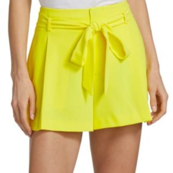 NWT Alice + Olivia Steffie Seamed Paperbag Shorts Size- 8